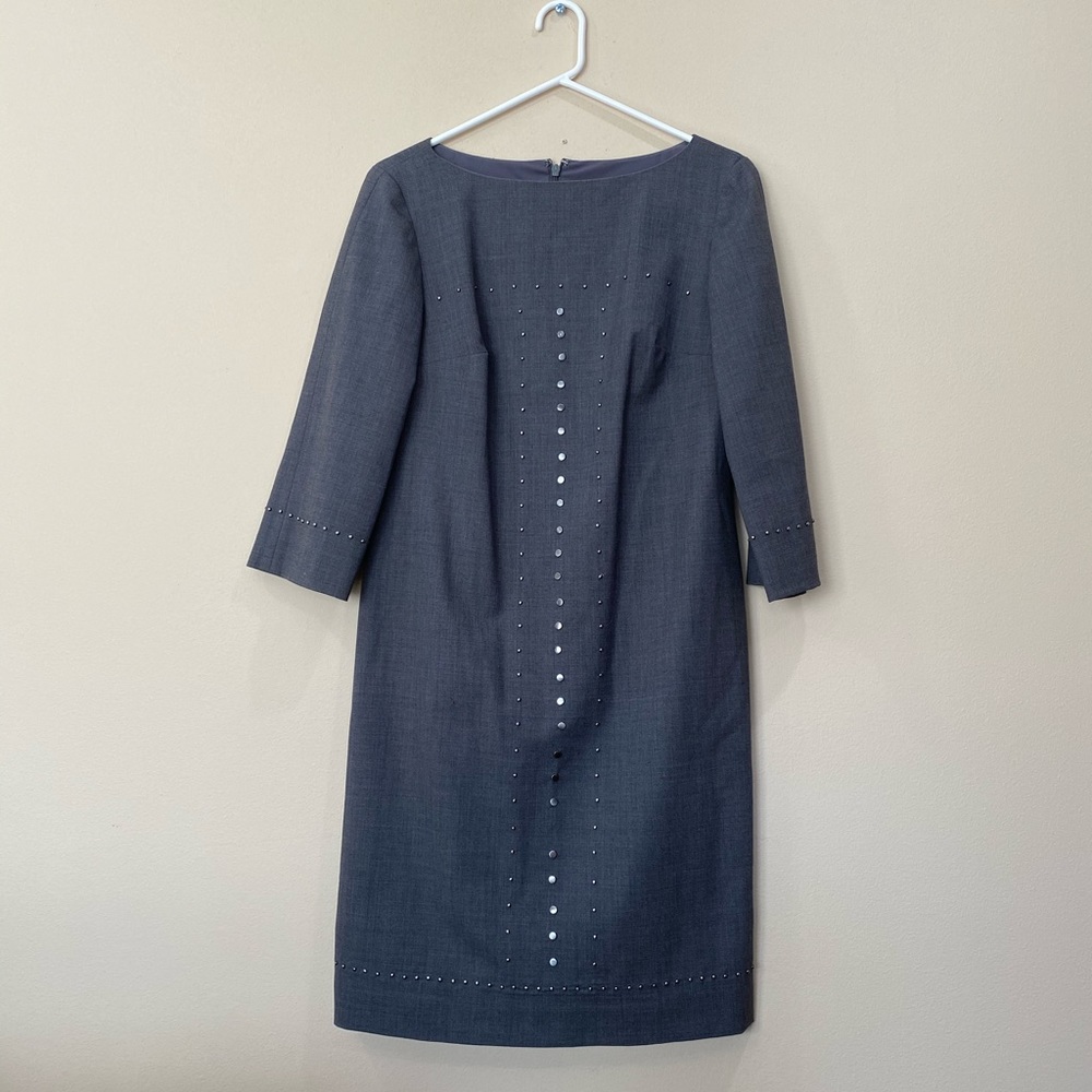 Knee-length grey dress